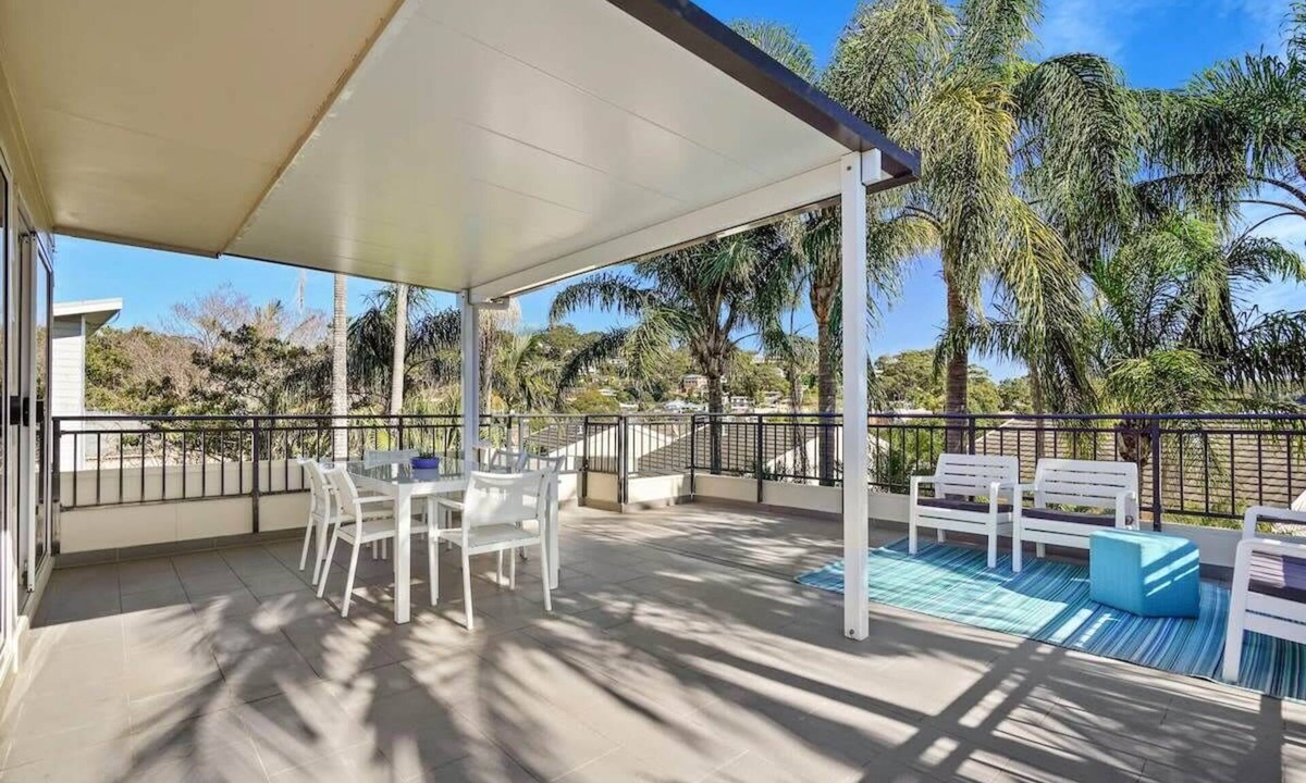 Terrigal House | Spacious Beachside Townhouse with Large Balcony