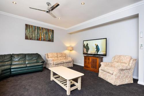 South Albury Apartment | Spacious Central Stay on Olive