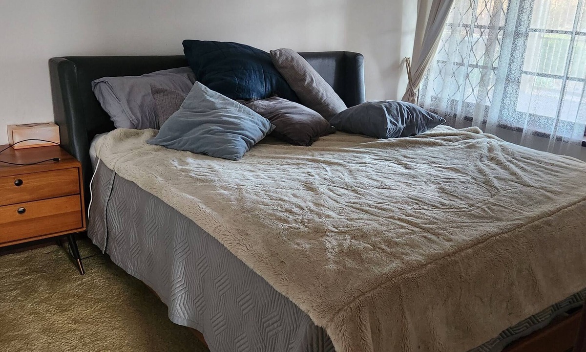 Trigg House | Spacious Home, close to beach and shopping 🛍️🛒