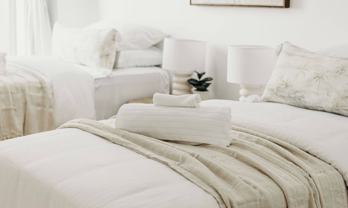 Newcastle West Apartment | Spacious Newcastle Apartment w parking, pool and gym