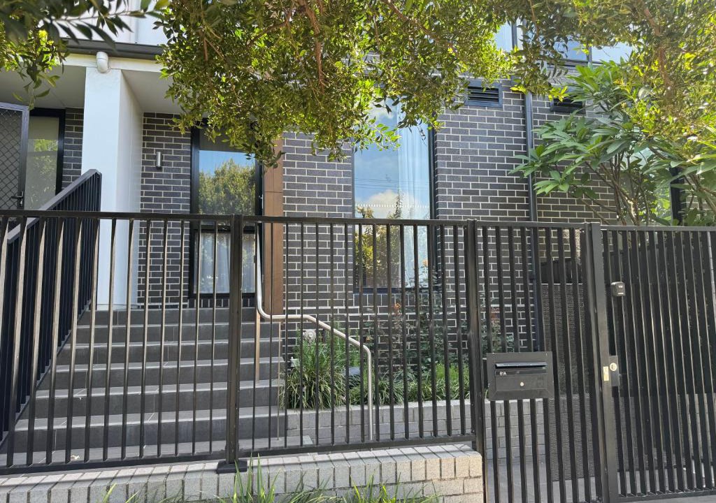Botany Villa | Spacious & Quiet 4BR, 2BA Home Near Sydney Airport, CBD & Beaches