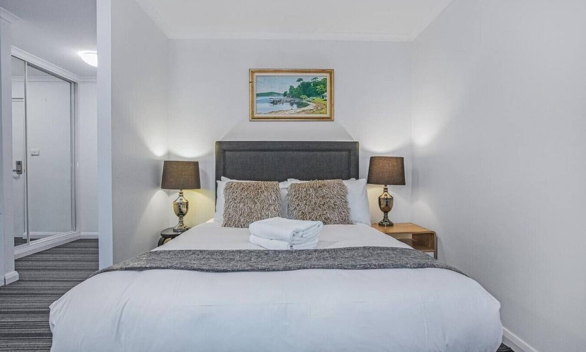 Sydney Central Business District Apartment | Spacious Studio Apartment in CBD Wi-Fi Included