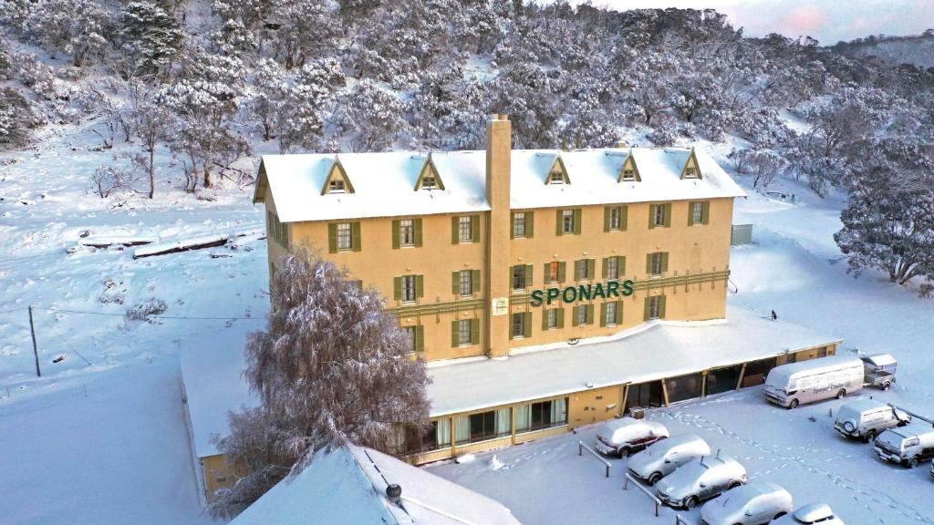 Perisher Valley Cabin | Sponars Chalet