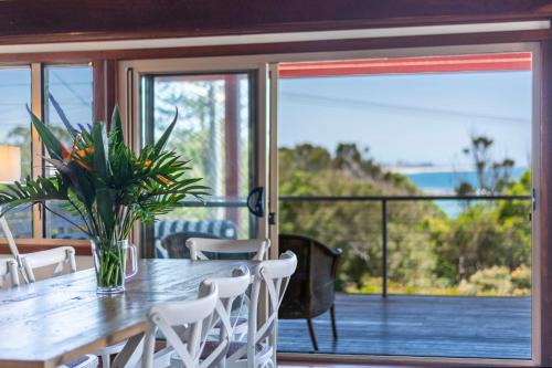Angourie House | Spook's Point - oceanstays