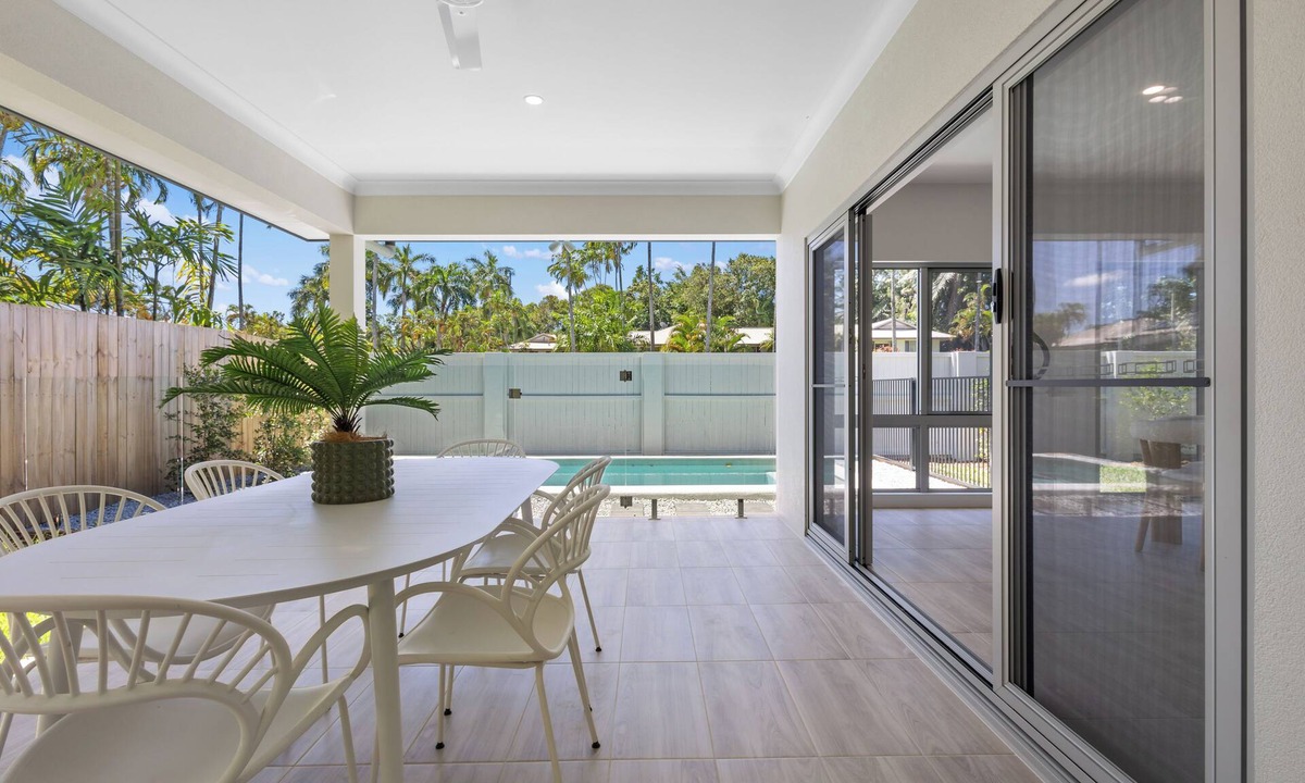 Port Douglas Villa | St Crispins Villa 1 with private heated Pool