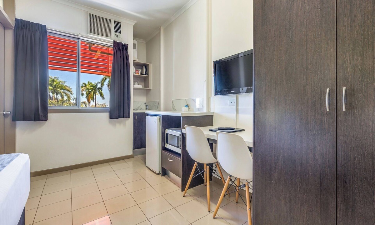 Darwin City Centre Hotel | Standard Queen Room