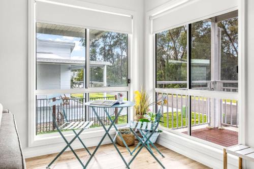 St. Georges Basin House | Stay and Float in Basin Bliss