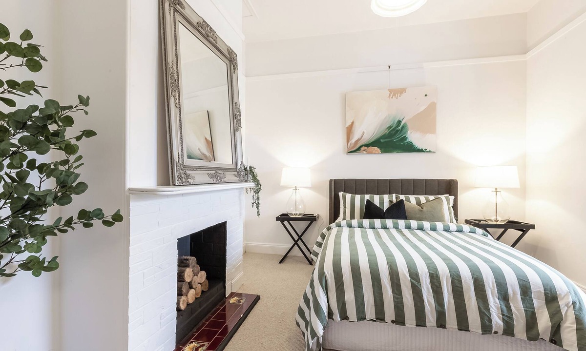 Warrnambool House | Stay Verde - Heart of the Warrnambool CBD and moments to the Beach and SLSC