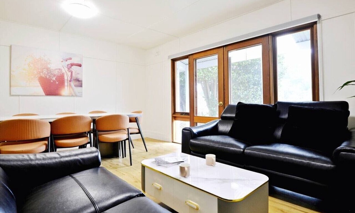 Bogong House | StayAU Big group Retreat Falls Creek