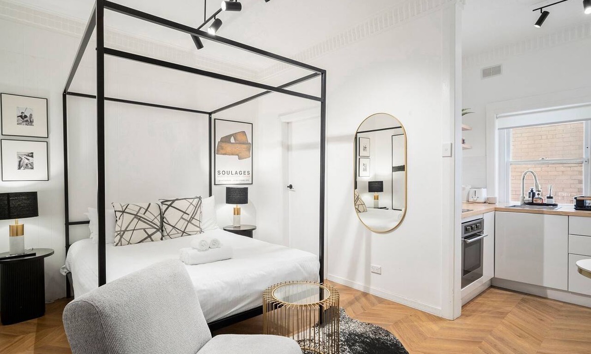 Bondi Beach Apartment | Steps to the Surf at Bondi Beach