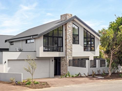 Margaret River House | Stone River Villa 1 - Luxe Retreat - Heated Pool