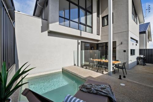 Margaret River House | Stone River Villa 3 - Relaxed Stay - Heated Pool