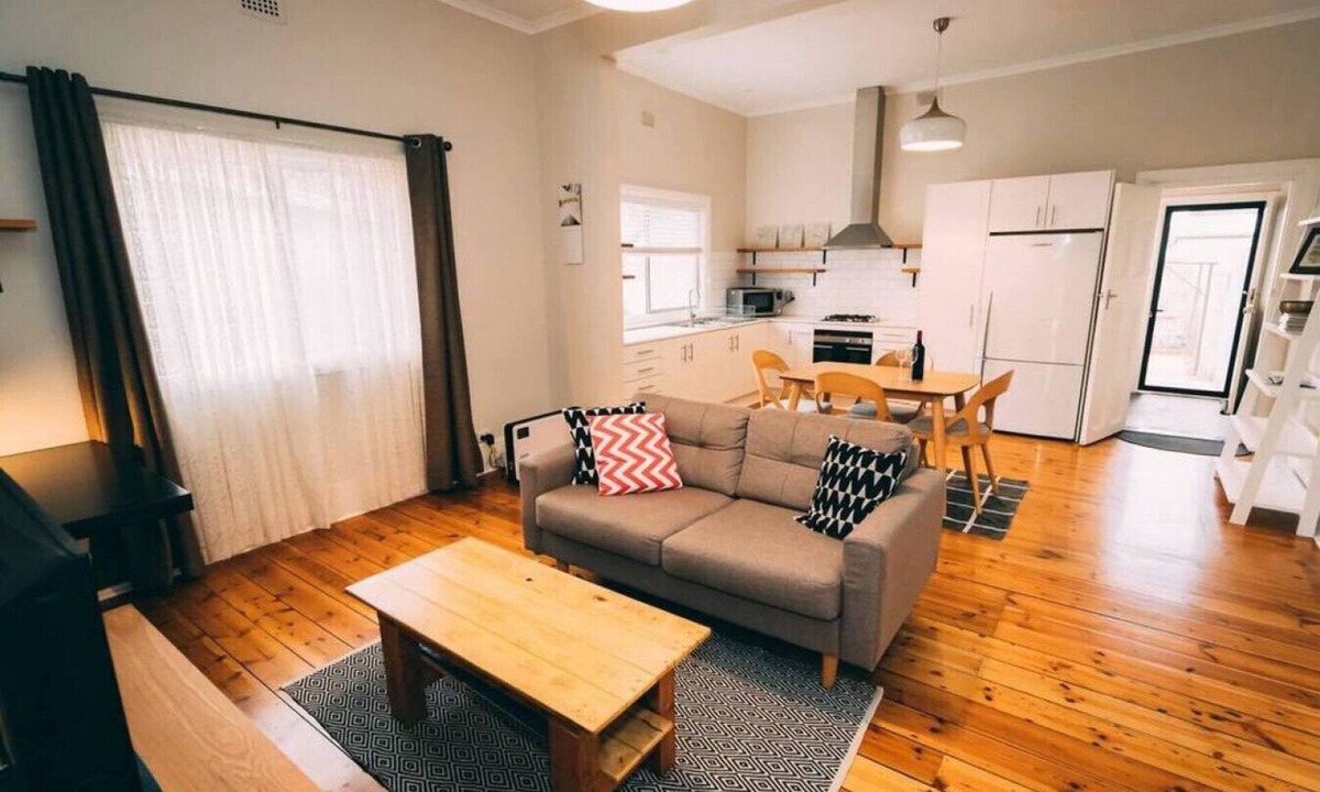 Rosewater House | Stone Rosewater - Laid-back Coastal Cottage for Two