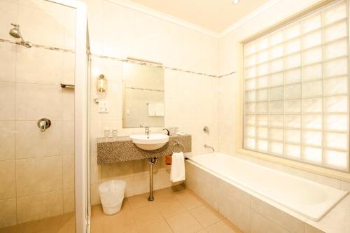 Strathalbyn Hotel | Strath Motel