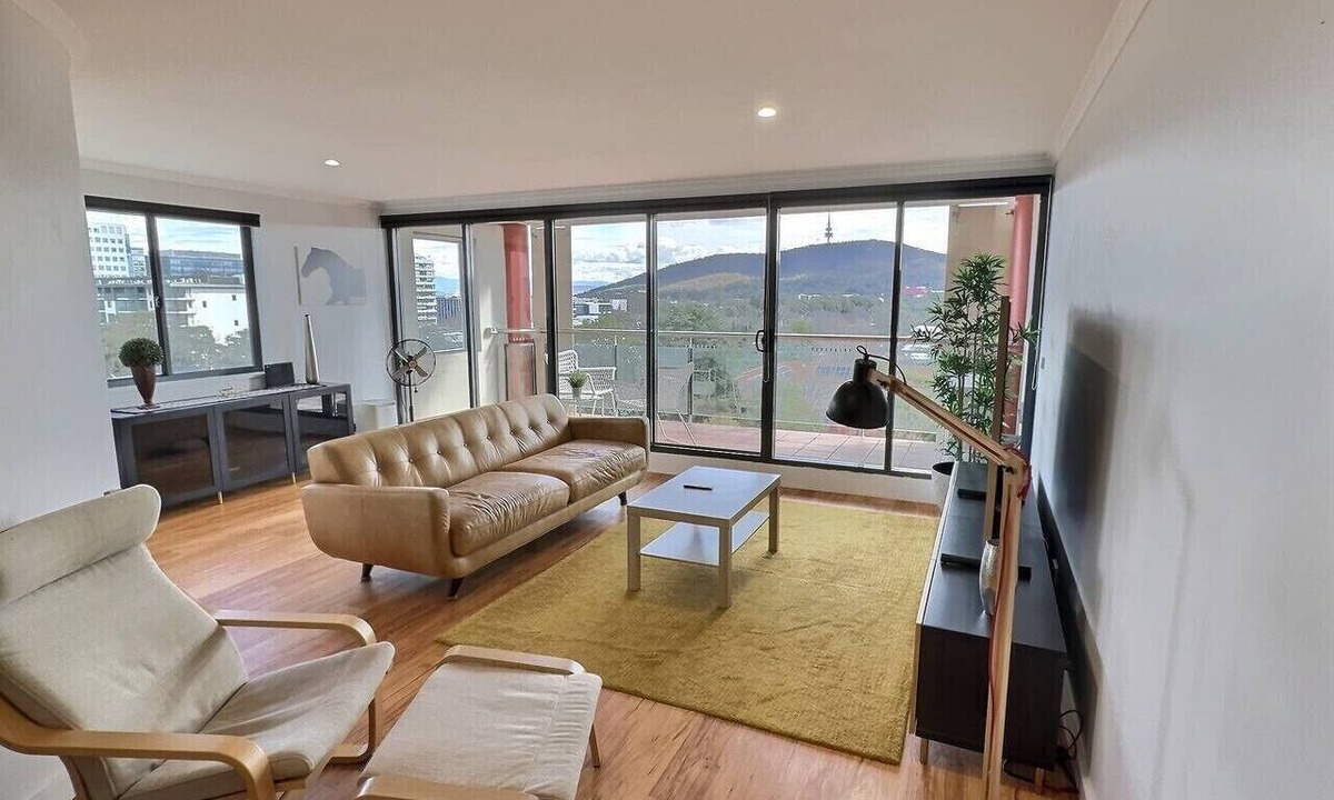 Braddon Apartment | Stunning 2-Brm in Braddon!