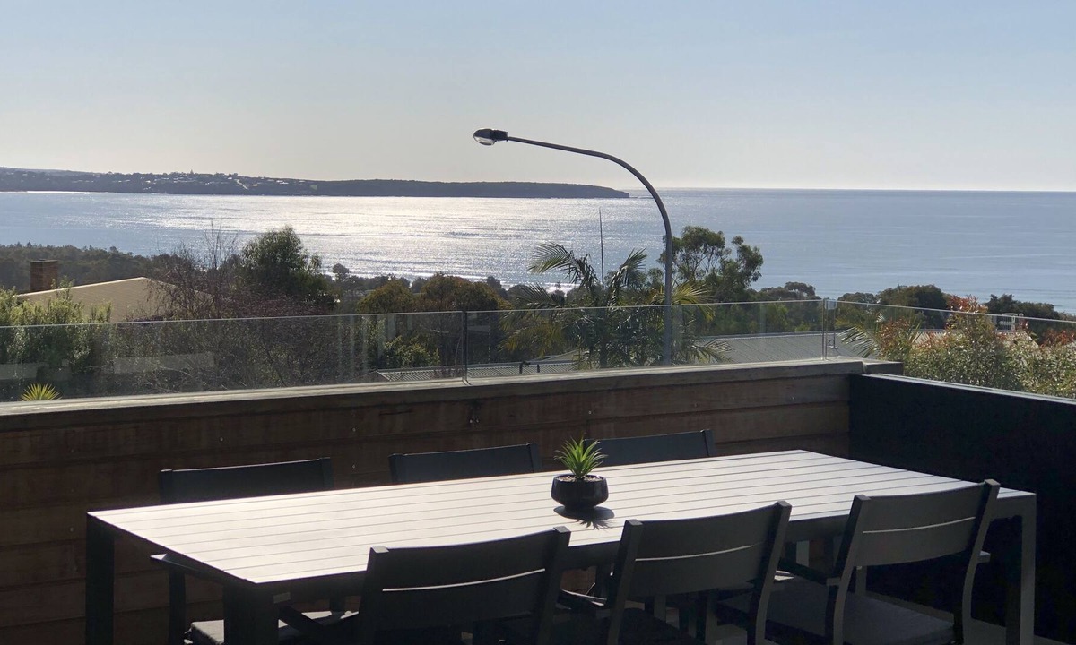 Pambula Beach House | Stunning Contemporary Beach Side House