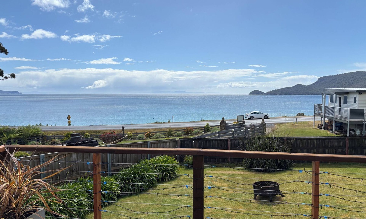 Adventure Bay House | Stunning sea views