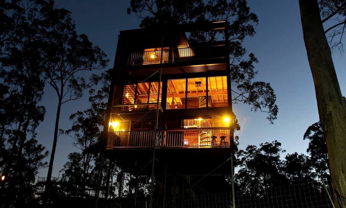 Austinville Cabin | Stunning Tree House with Pool Access Ideal for Luxury Holiday Accommodation, Gold Coast