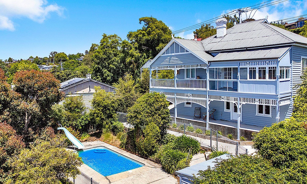 Trevallyn House | Stunning Trevallyn Views