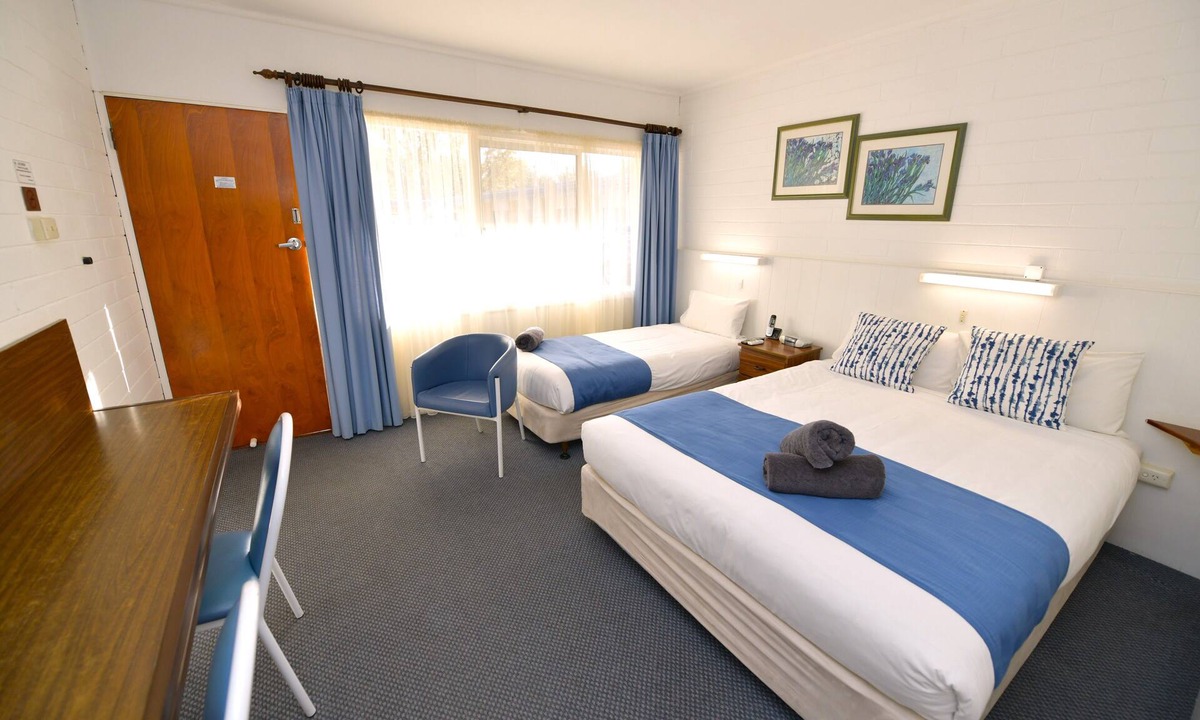 Balranald Hotel | Sturt Motel