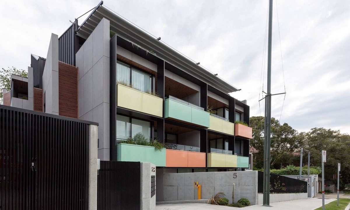 Coogee Apartment | Stylish 2-Bed Apartment with BBQ Patio Near Beach