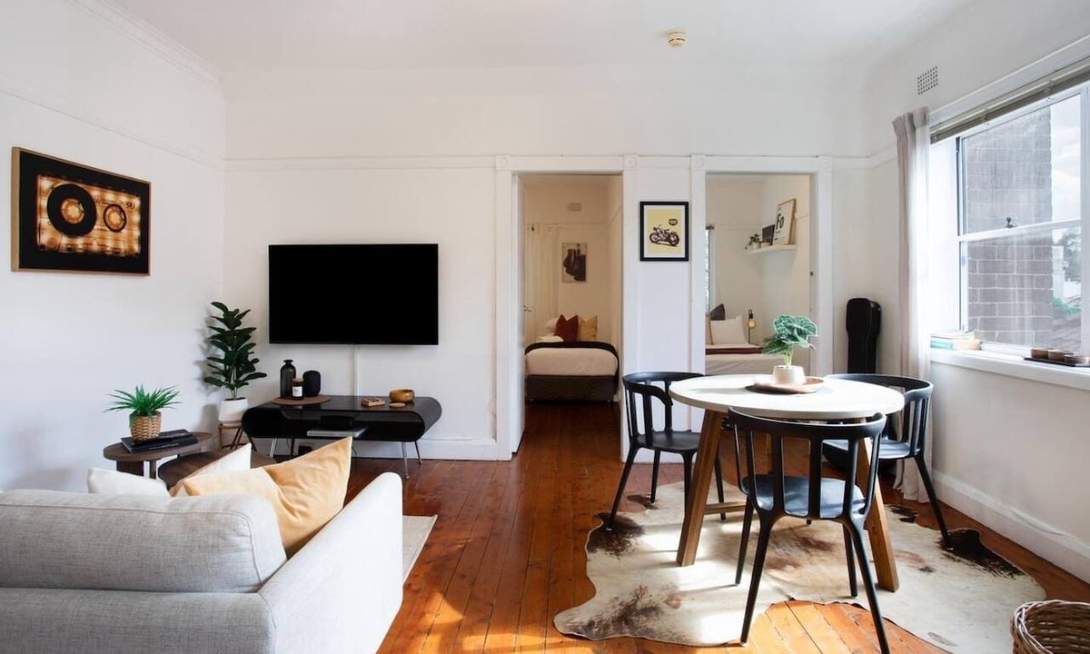 Bondi Beach Apartment | Stylish 2BR Apartment Opposite Bondi Beach
