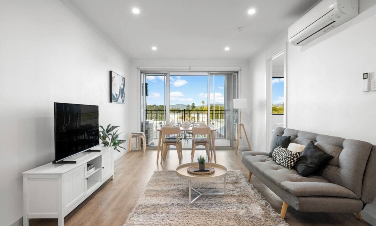 Prospect Apartment | Stylish 2BR + Sofa Bed Apartment | Prospect