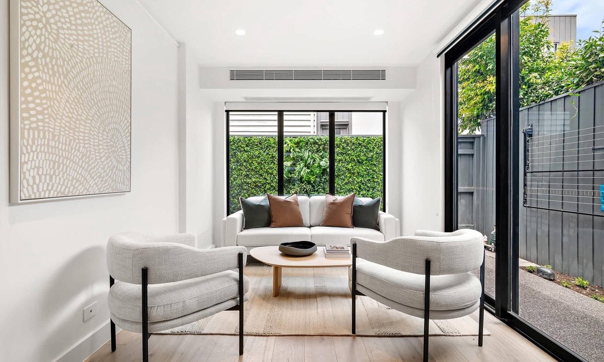 South Melbourne House | Stylish 3-Bed Home Near South Melbourne Market