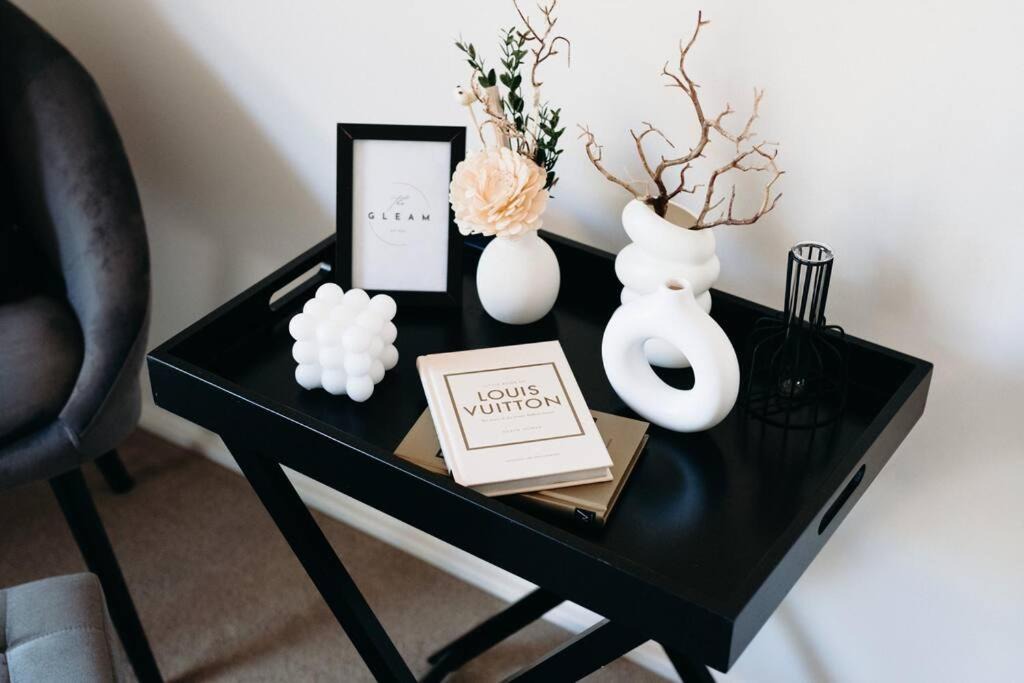 Dubbo House | Stylish Family Bliss & SPA Heaven - The Gleam