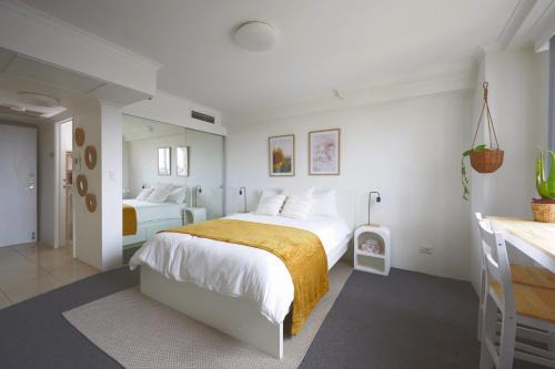 Haymarket Apartment | Stylish High-Rise Studio in Heart of Sydney