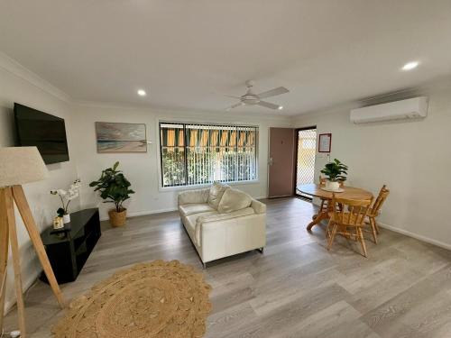 South Tamworth House | Stylish South Tamworth Apartment Close to CBD