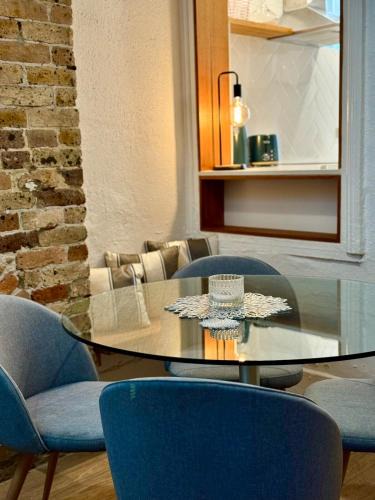 Redfern Apartment | Stylish Terrace with Garden Hideaway