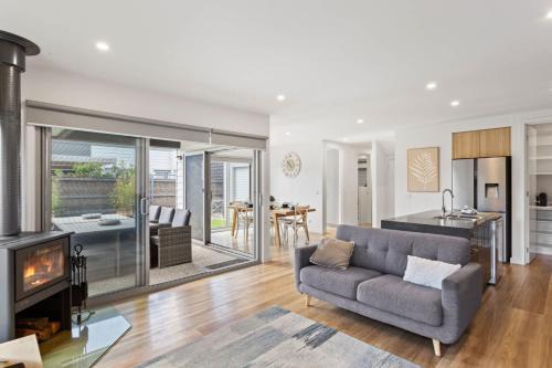 Cowes House | Stylish Townhouse Opposite Golfcourse