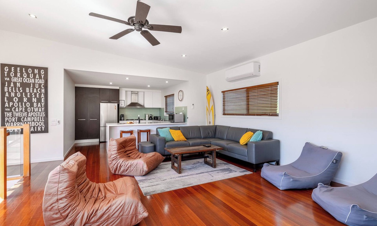 Torquay House | Stylish Townhouse with Ocean Glimpse in Torquay | 4Corners Old Torquay