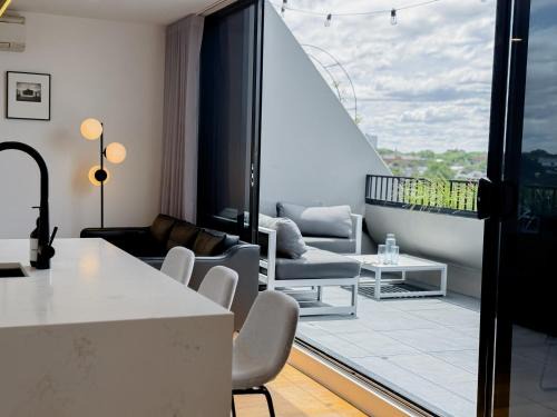 Collingwood North Apartment | Stylish Urban Retreat in the Heart of Collingwood Melbourne