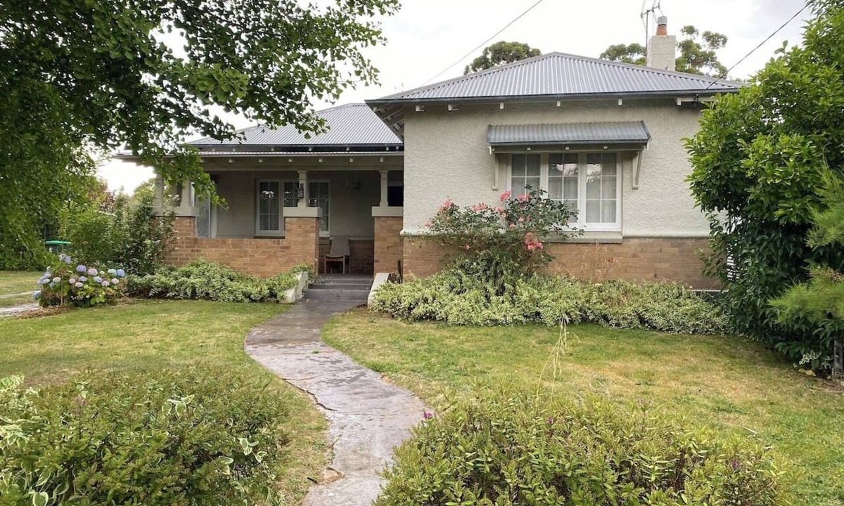 Orange East House | Stylishly renovated bungalow