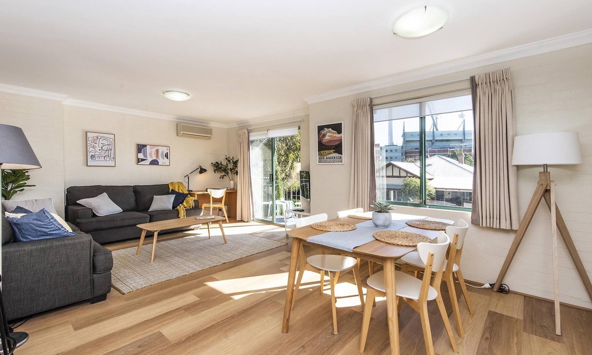 Subiaco Apartment | Subiaco Village with pool, BBQ & spa - free parking and wifi - two bedroom