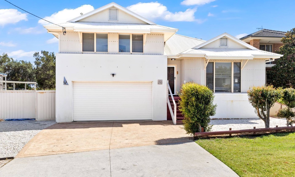 The Entrance North House | Suitable for Large Groups/Near Beach/Family Fr