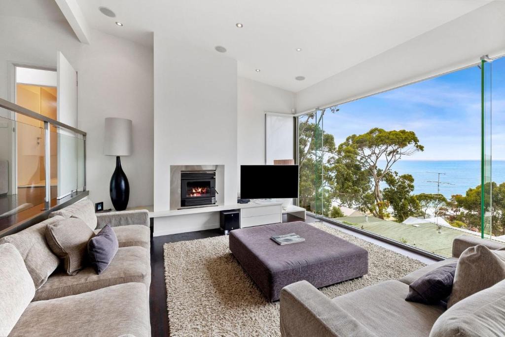 Lorne House | Summerhills House - BYO Linen