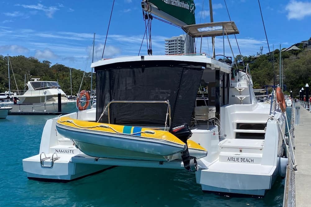 Airlie Beach Boat Rental | Sun-Kissed Sailing Adventure in Gran Barrera de Coral from Playa Airlie, Queensland