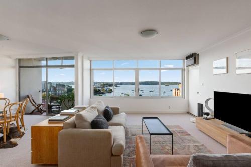 Elizabeth Bay Apartment | Sundowner - Panoramic Harbour Views by the Marina
