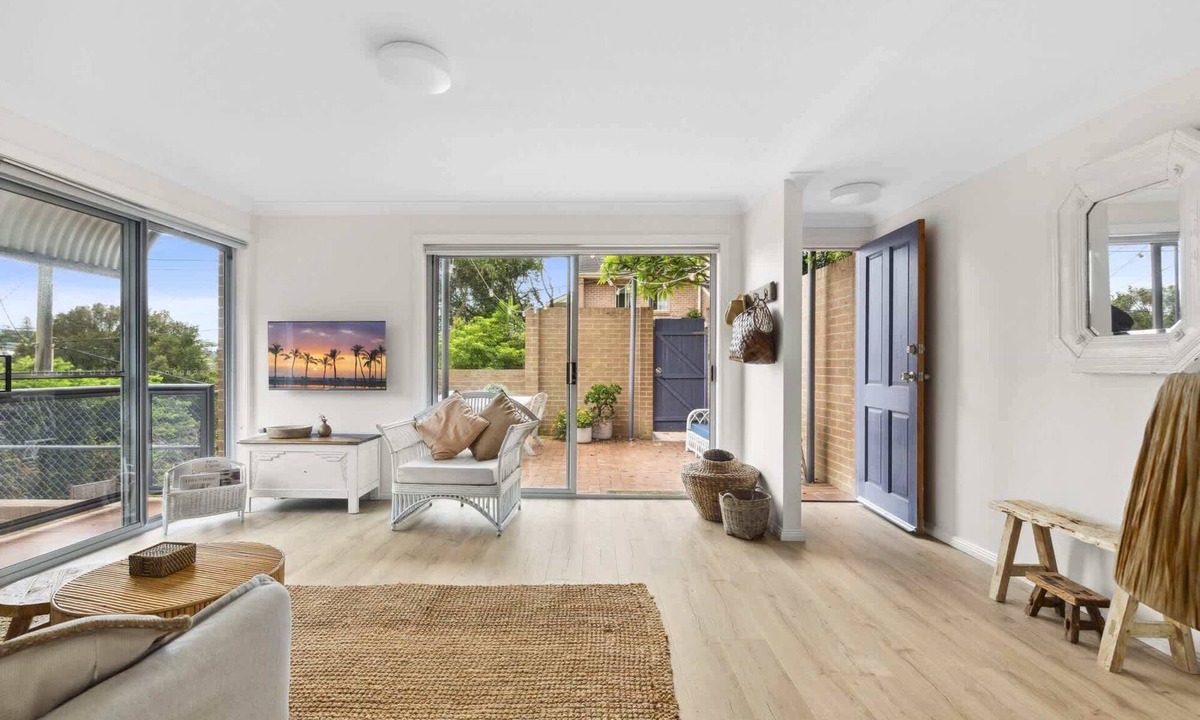 Avoca Beach House | Sunny Avoca Beach Townhouse | 3BR BBQ Courtyard