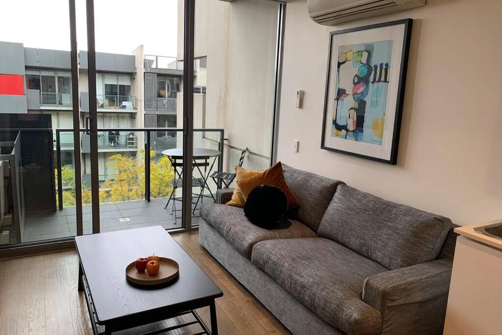 Carlton Apartment | Sunny Balcony Over a Calm Private Garden