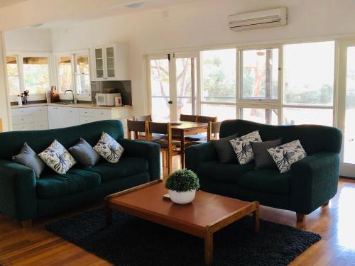 Taylor Bay House | Sunny Corner Lake Eildon
