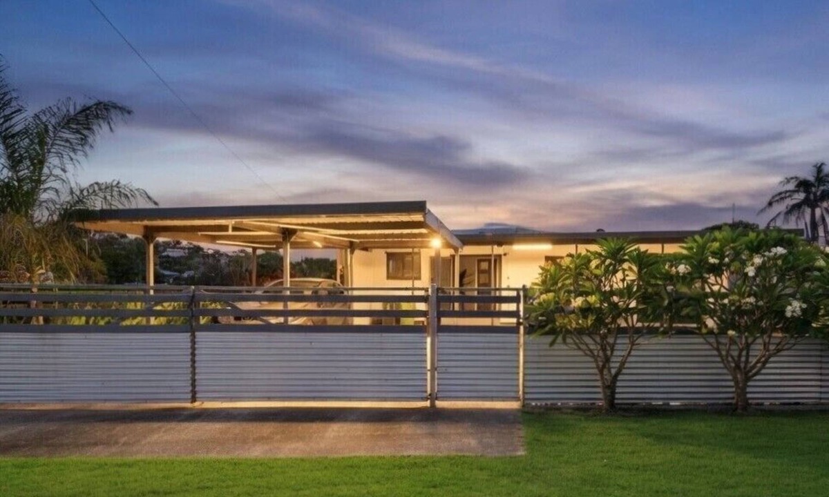 Cooee Bay House | Sunset Beach House - Cooee Bay