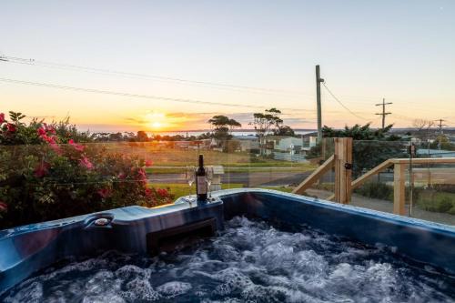 Coronet Bay House | Sunset Dreams Across the Sea