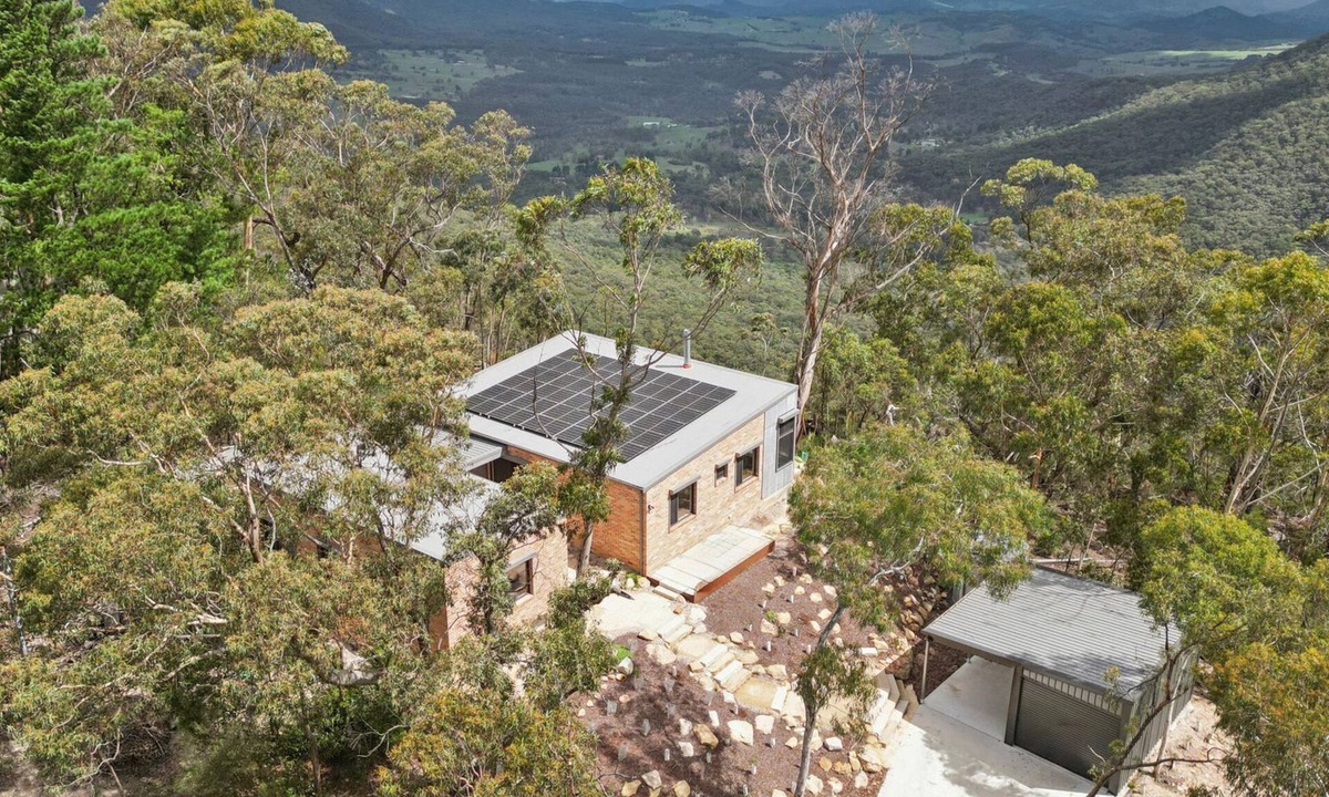 Mount Victoria House | Sunset Retreat in Mount Victoria