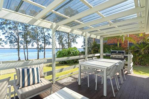 Budgewoi House | Sunset Splash Retreat