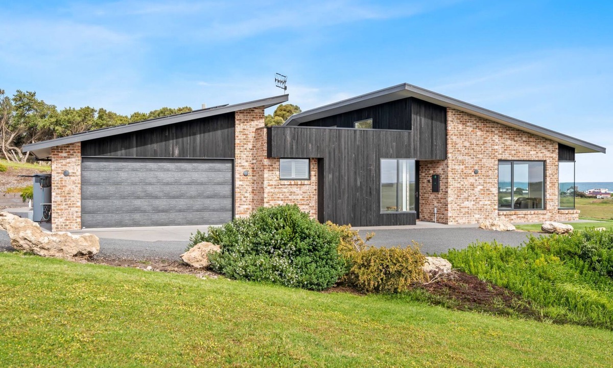 Port Fairy House | Sunset Summit - an unforgettable getaway