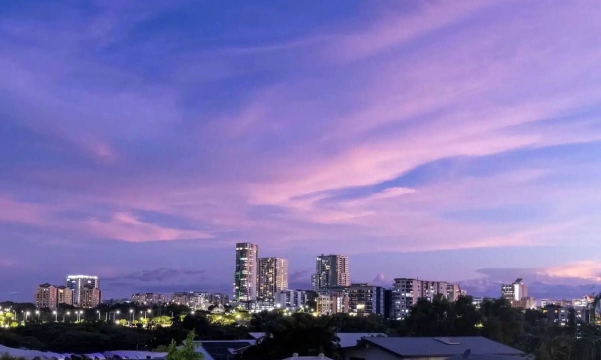 Stuart Park House | Sunsets & City Skyline Views with Pool